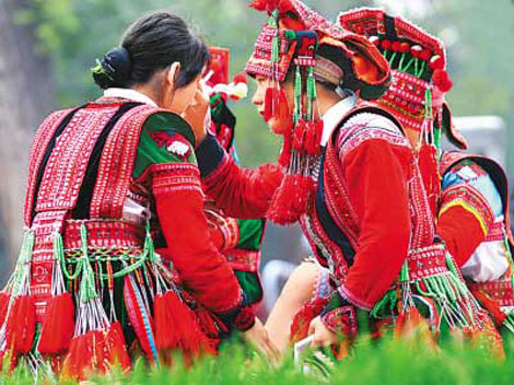 Costumes of Huayao, Yi Nationality Costumes of Huayao, Yi Nationality