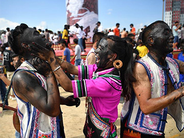 Yi people mark Hualian ("daubed face") Festival in China's Yunnan