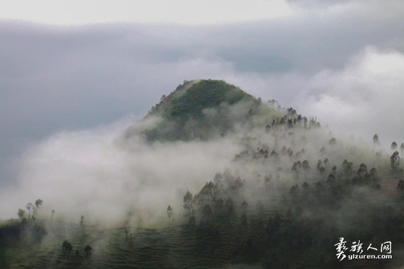 水墨圣山 （星宇摄)