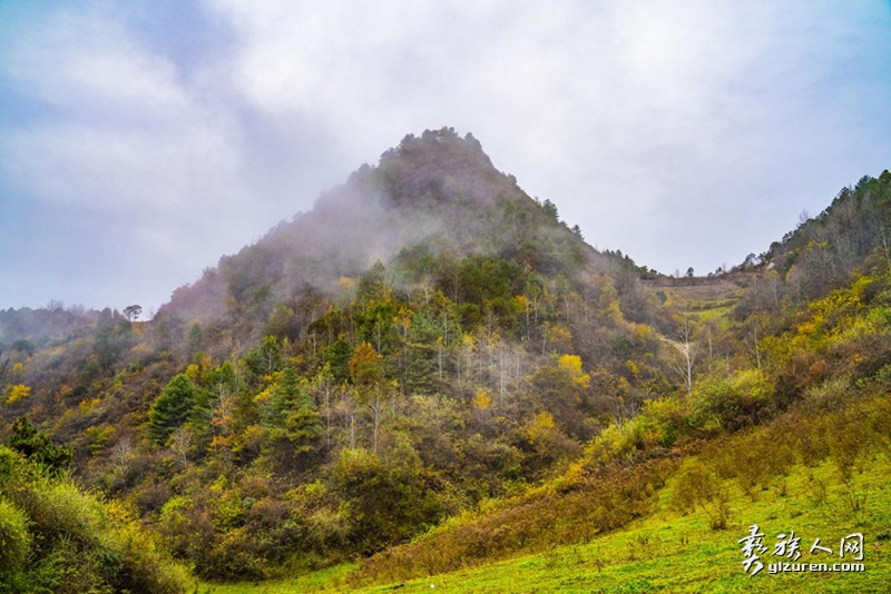 传奇桥麦山   （李新瑜 摄）