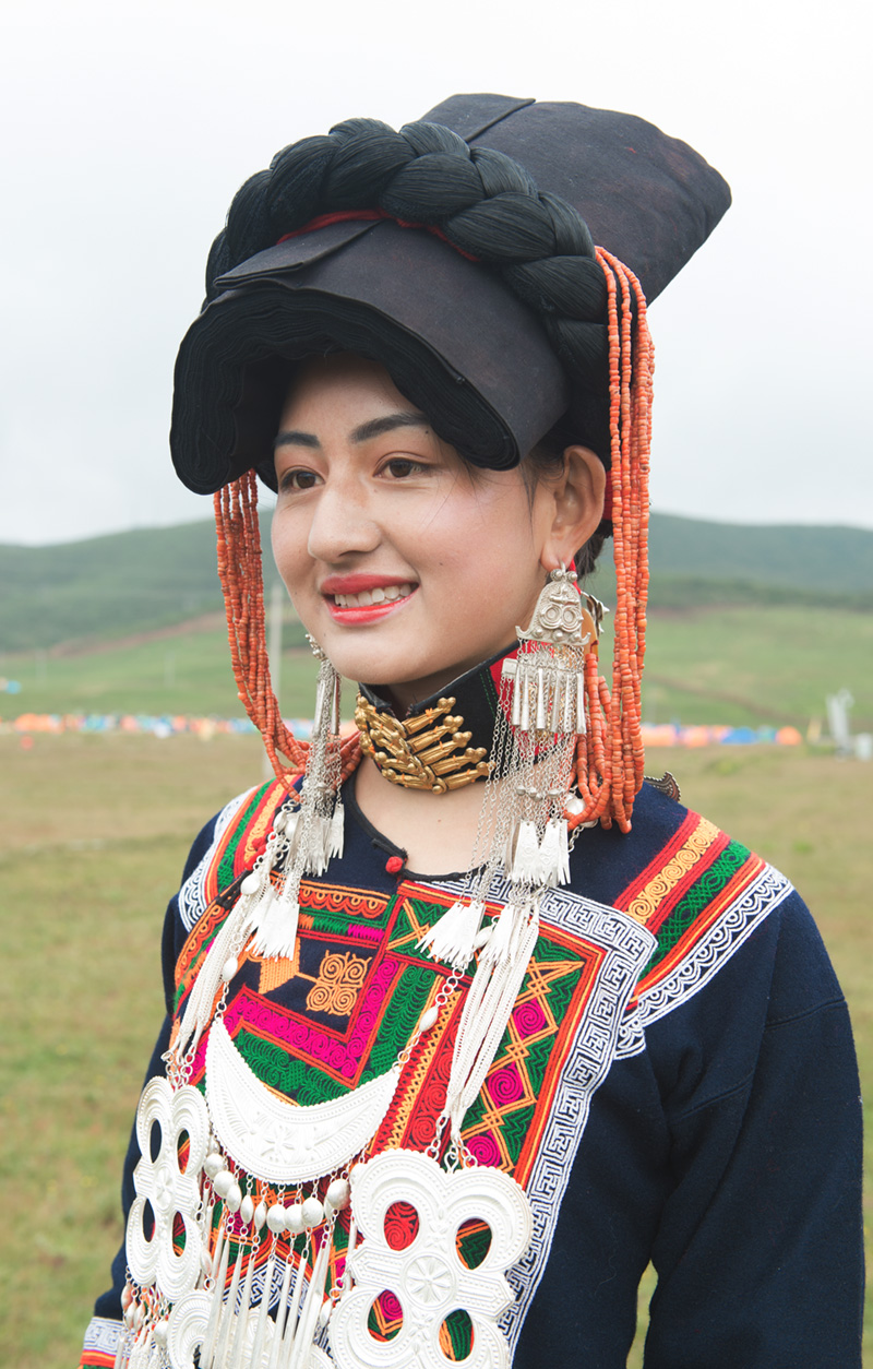 喜德彝族妇女服饰 喜德彝族妇女服饰